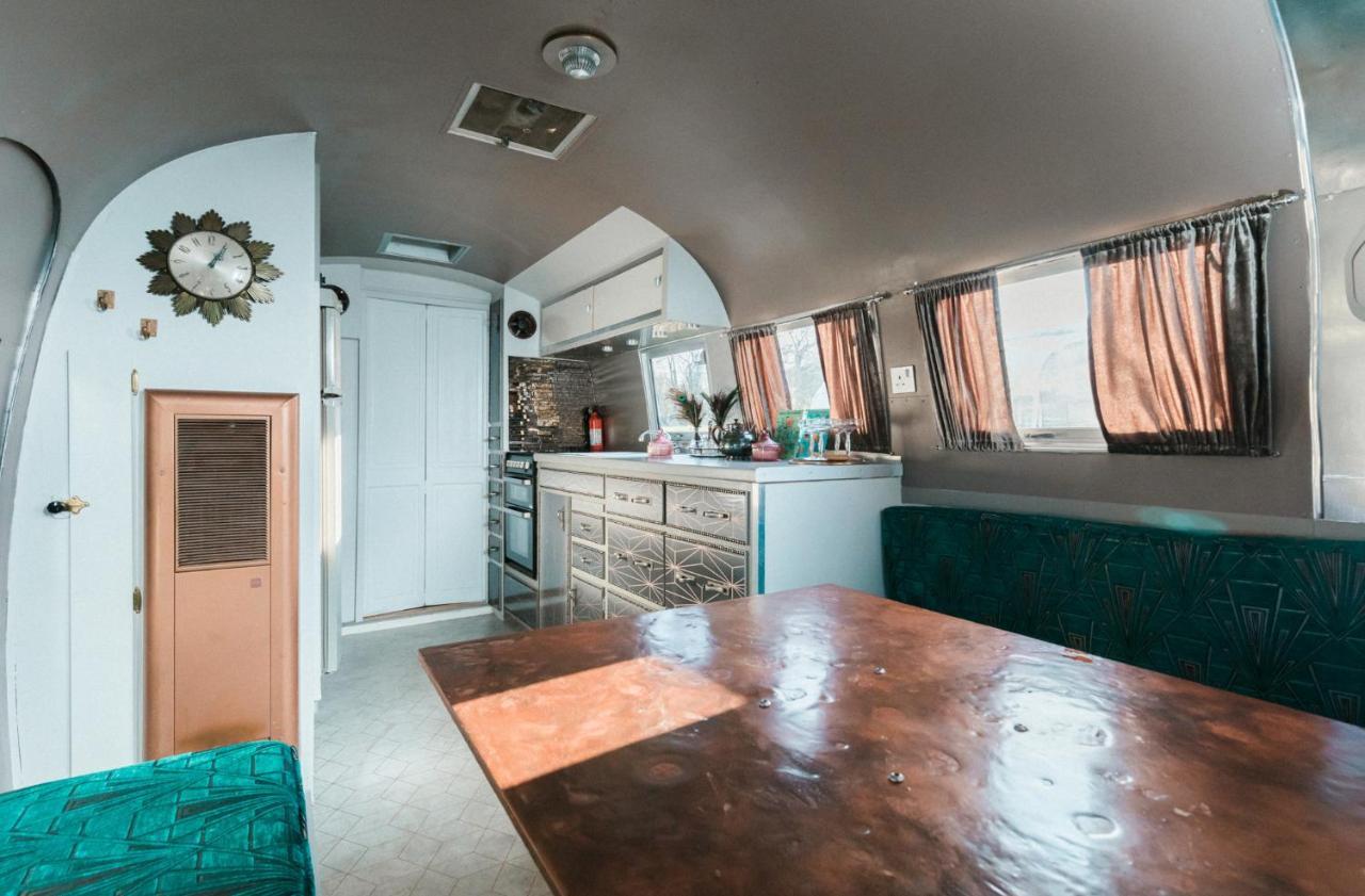 Silver Airstream Glamping & Rental Чичестер Экстерьер фото