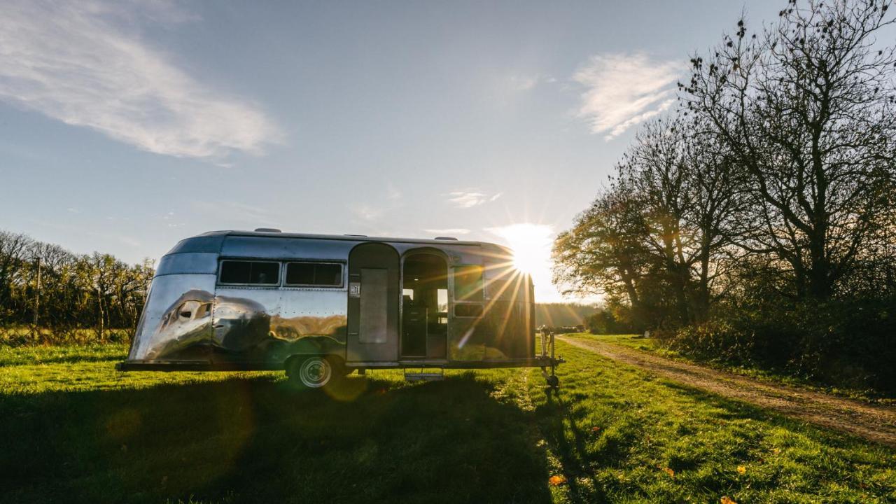 Silver Airstream Glamping & Rental Чичестер Экстерьер фото