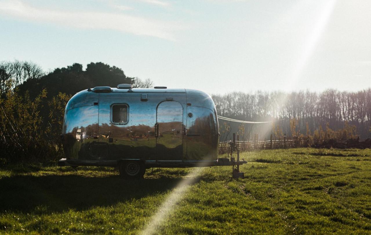 Silver Airstream Glamping & Rental Чичестер Экстерьер фото
