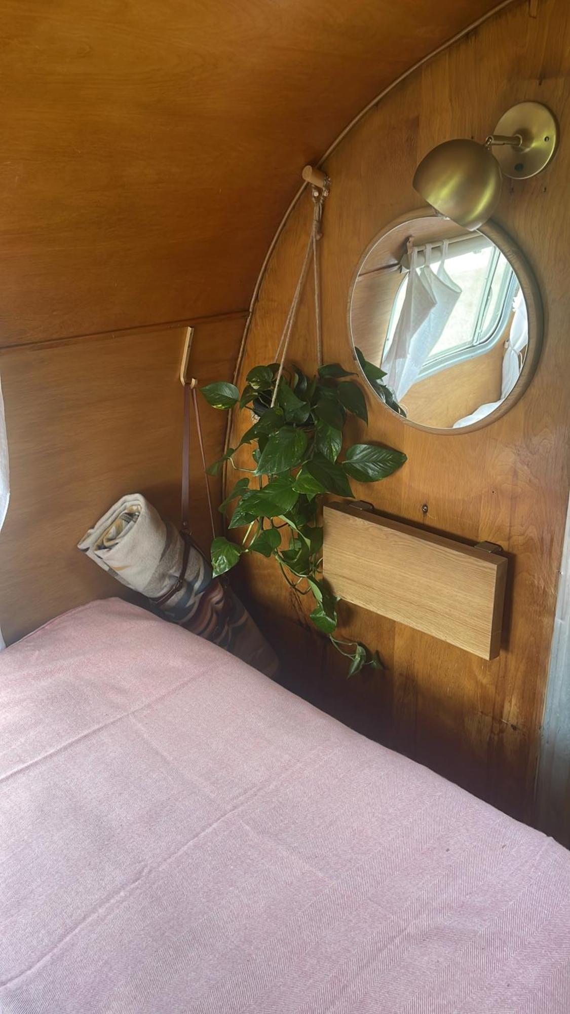 Silver Airstream Glamping & Rental Чичестер Экстерьер фото